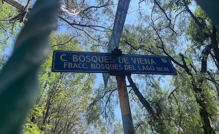 Investigan el homicidio de tres personas en Bosques del Lago, Estado de México