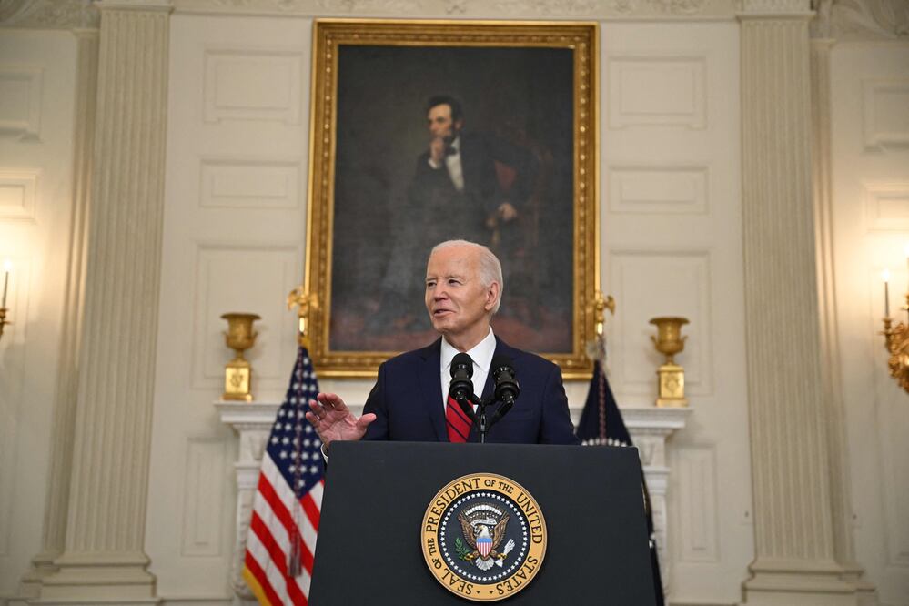 El presidente estadounidense Joe Biden, expresó el lunes su hartazgo por las dudas en torno a su candidatura. Foto: Jim WATSON / AFP