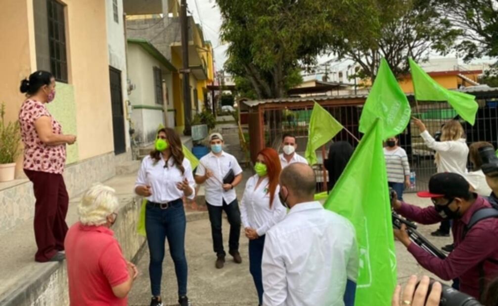 Entregan constancia a primera candidata trans en Tamaulipas