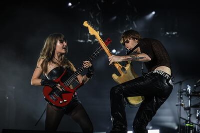 Maneskin irrumpe irreverente en el festival Emblema, mientras Belanova hace homenaje a Selena