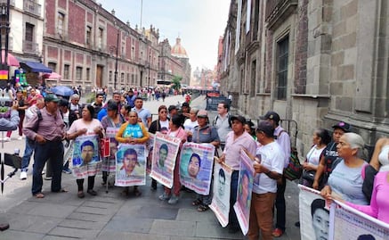 Sheinbaum sostiene encuentro con padres de normalistas de Ayotzinapa; los acompaña nuevo representante