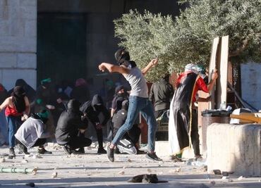 Más de 100 heridos en enfrentamientos en Jerusalén en fiestas religiosas de judíos, cristianos y musulmanes