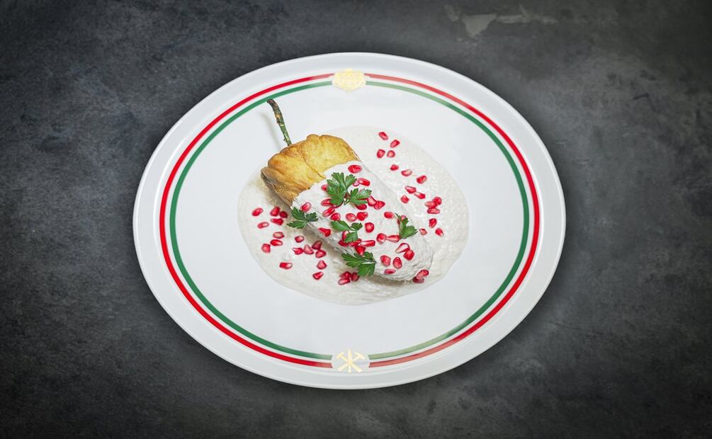El plato para la 7ma temporada de chiles en nogada de Sotero fue diseñado por el chef Aquiles Chávez. Foto: Anfora
