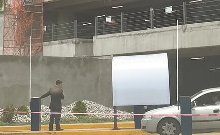 Vecinos urgen terminar obras en la Plaza Satélite