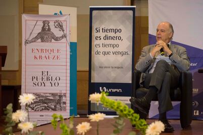 Krauze dialoga con estudiantes de Universidad de Guadalajara