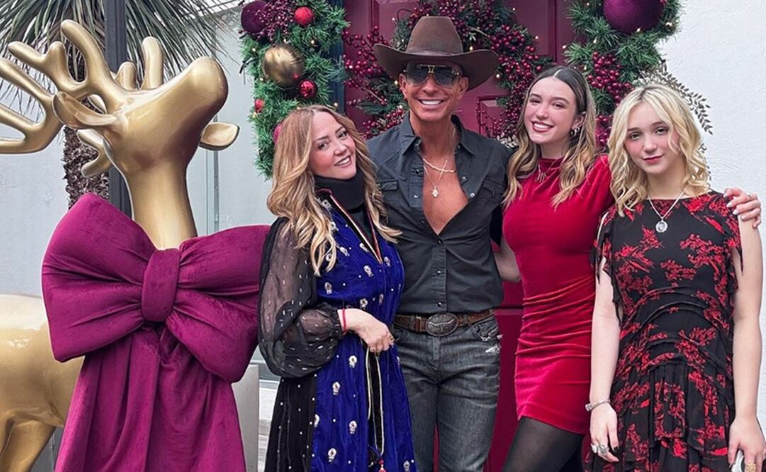 Erik Rubín y Andrea Legarreta con sus hijas en Navidad 2024. La expareja viajó a Nueva York con todo y el yerno Tarik Othon.