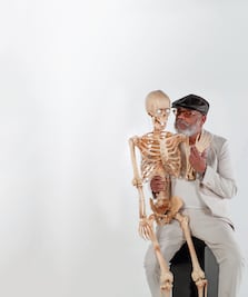 “Eres bombero y la vida es un carruaje en llamas”: Francisco Céspedes, cantautor