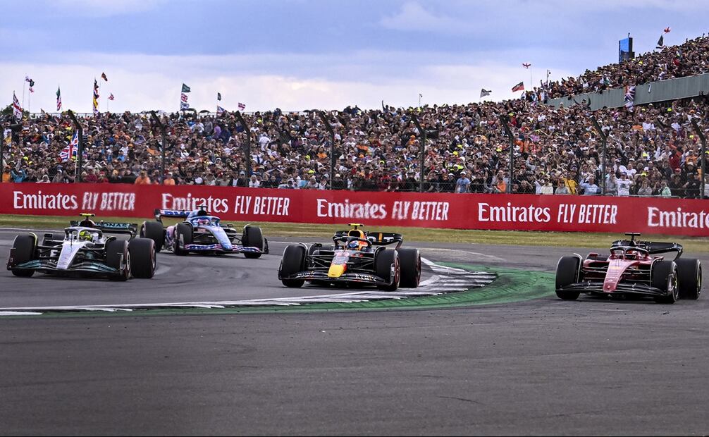 Sergio Pérez en carrera en el Gran Premio de SIlverstone - FOTO: EFE