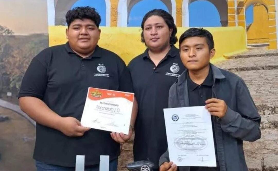 Los alumnos Ian Carlos Pinto Robleda, Luis Alejandro Canul Balam e Issael Arafat Pavia Campos buscan asistir a la edición 16 del Robochallenge en Rumania (06/06/2025). Foto: Especial