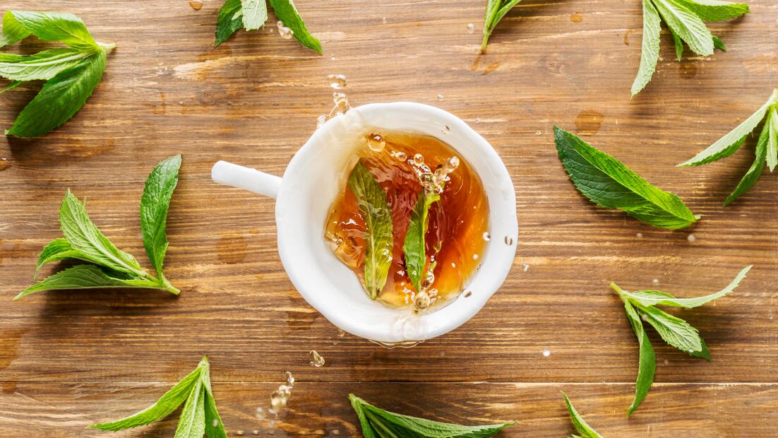 El cedrón, también llamado lemon verbena, destaca por su aroma y sabor cítrico. Foto: Freepik
