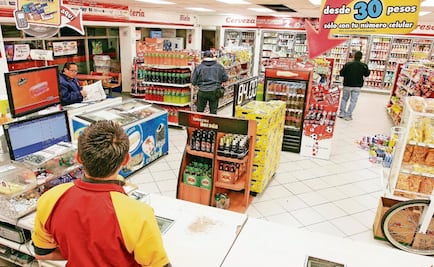 Mexicanos gastan más en Oxxo; favorece ventas de cerveza, licores y botanas