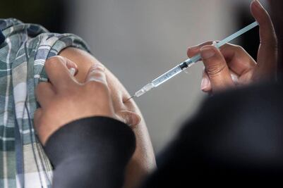 Con AMLO, laboratorios ponen sus barbas a remojar