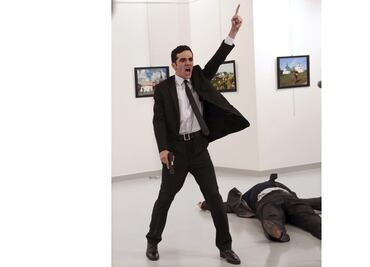 Imagen sobre asesinato de embajador ruso gana el World Press Photo