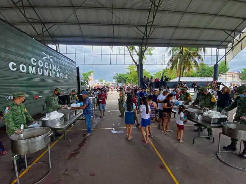 Elementos de la Sedena instalaron comedores comunitarios para los afectados en Tulum. Foto: Valente Rosas EL UNIVERSAL