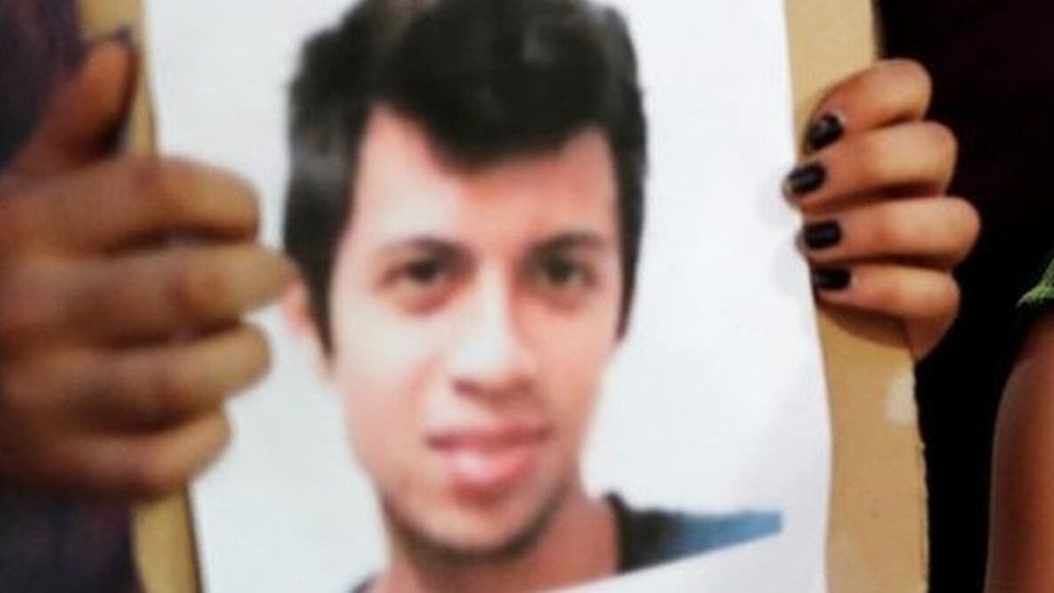 Gustavo Gatica quedó ciego tras recibir impactos en los ojos de balines de la policía. Foto: Reuters 