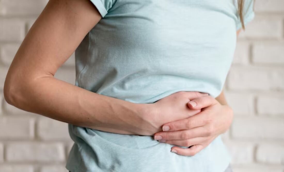 Consumir alimentos a deshoras pueden causar problemas en tu digestión.