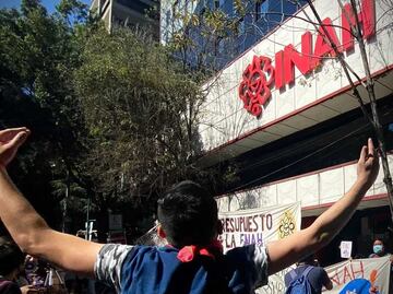 Presidente López Obrador sí hace falta presupuesto: clama comunidad de la ENAH