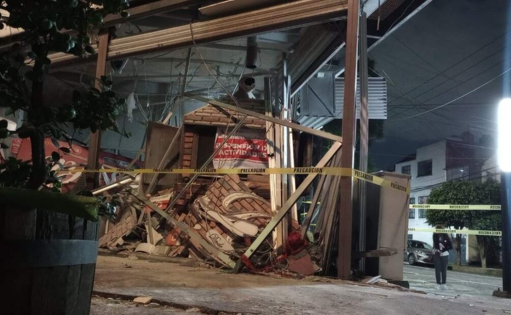 La explosión por acumulación de gas en la rosticería dejó dos personas heridas (23/07/2025). Foto: Especial