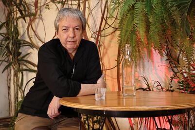 Epifanías tras la barra: entrevista a David Toscana