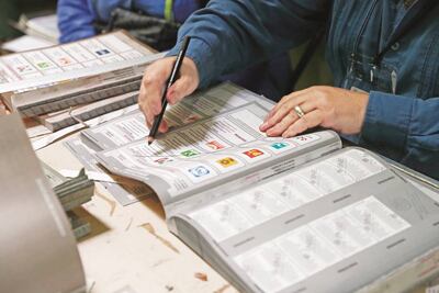 Morena propone en el Senado cárcel a quienes ofrezcan tarjetas para la promoción de campañas