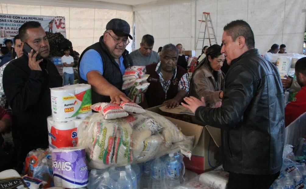 Recolectan 23 toneladas de víveres en Venustiano Carranza; apoyarán a familias afectadas por huracán Erick. Foto: Especial
