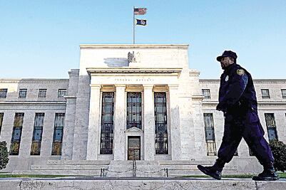 ¿Por qué el dólar está por los cielos?