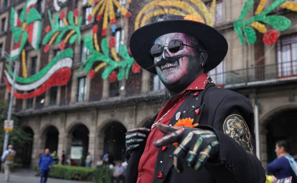 Mexicanos se reúnen en el Zócalo de la CDMX para acompañar a la presidenta Claudia Sheinbaum en su primer Grito de Independencia(15/09/25). Foto: Fernanda Rojas/EL UNIVERSAL