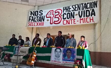 Padres de los 43 acusan estancamiento en investigación
