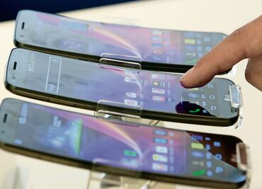 Ingresos de telefónicas, fortalecidos por celulares