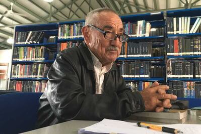 A sus 75 años, enseña matemáticas a aspirantes de la Universidad