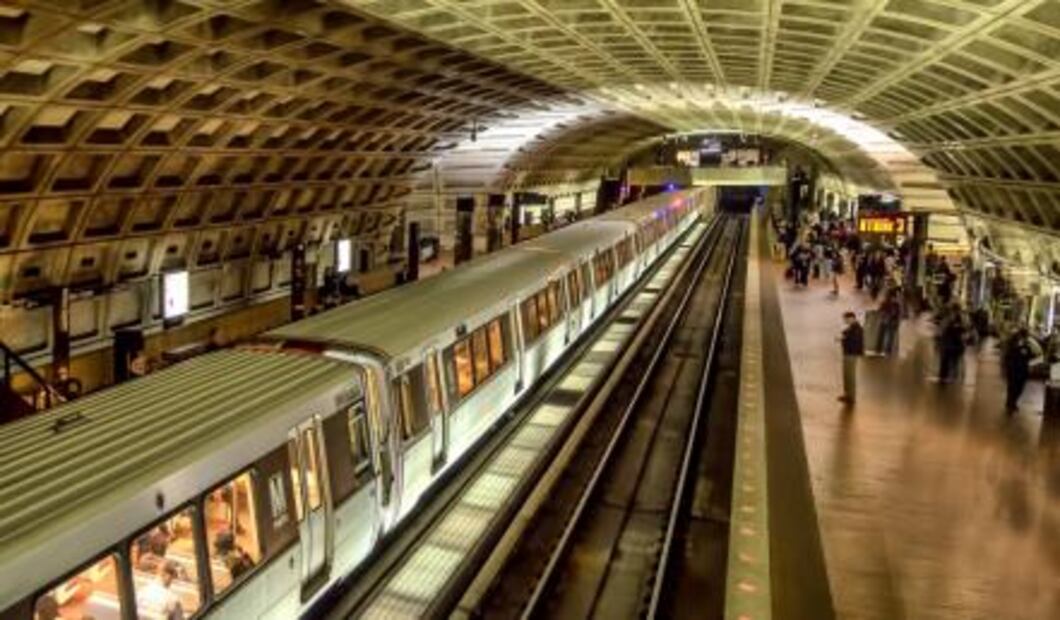 ¿A dónde ir con 100 pesos viajando en Metro?
