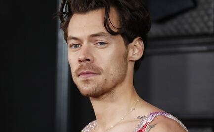 ¡Uno más! Fan lanza objeto al escenario y golpea a Harry Styles en la cara