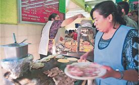 Con la gentrificación cafeterías y tiendas de lujo desplazan a fondas y negocios de barrio en la CDMX