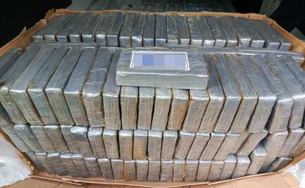 Cae red de traficantes de droga en el AICM; Semar asegura más de 200 paquetes de cocaína