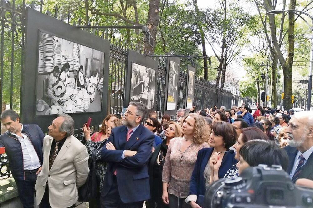 La muestra es parte de la obra del escritor, editor y fotoperiodista mexicano Gustavo Cassasola Zapata, quien capturó con su lente momentos clave de la Revolución Mexicana (TOMADA DE TWITTER)