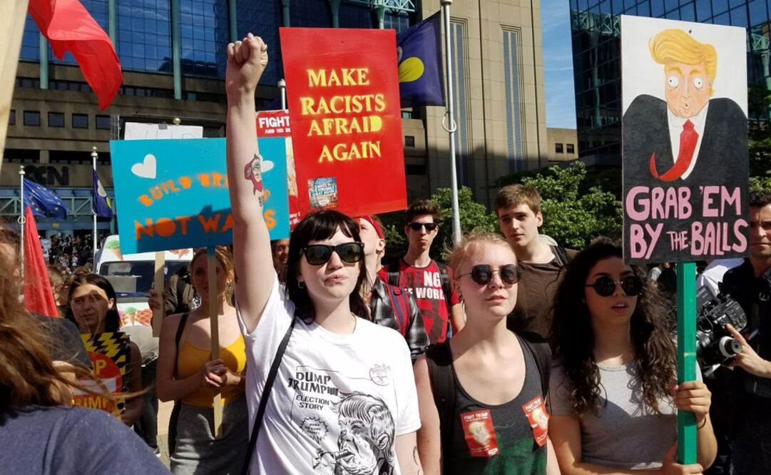 Un grupo de activistas anti-Trump acuden a una manifestación contra la cumbre de la OTAN en Bruselas (Imagen principal: Inder Bugarín /EL UNIVERSAL - Fotos de interior: EFE)
