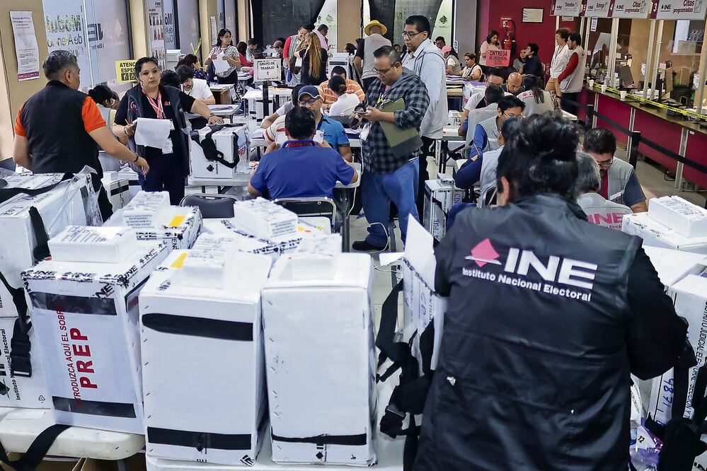 En el Instituto Nacional Electoral continúa el cómputo y escrutinio de los votos de la elección del Poder Judicial. En la foto, en la Junta Distrital número 12. Foto: Fernanda Rojas / EL UNIVERSAL