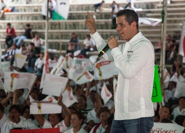 Murat se compromete a revisar ley del transporte estatal