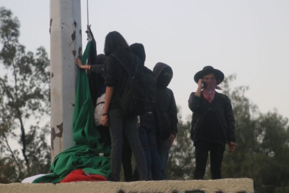 “A Jesús lo dejaron morir”: estudiantes exigen respuestas por muerte de alumno en CCH 