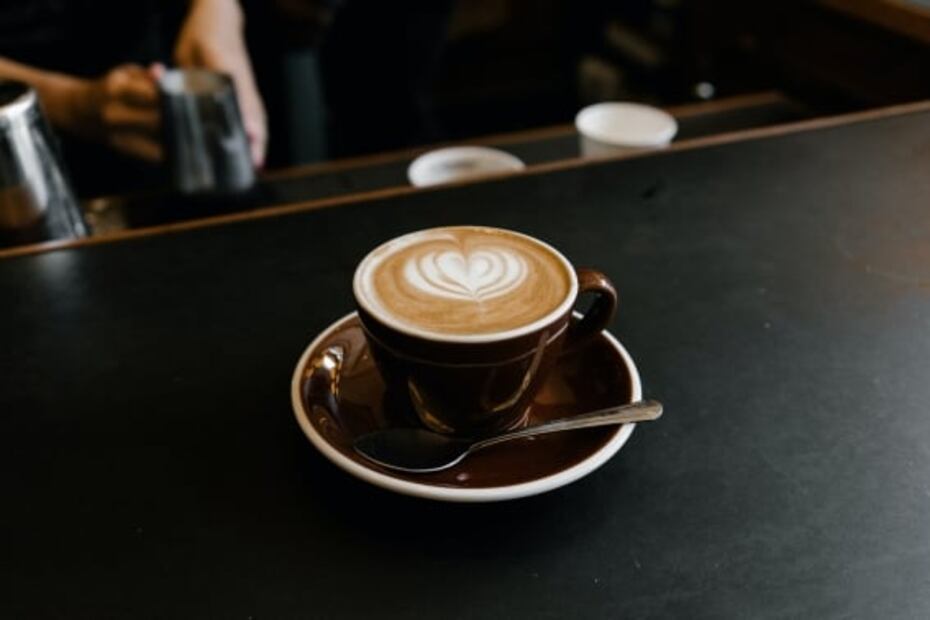¿Me hace daño? Esto pasa si tomas café con leche todos los días