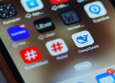 Corea del Sur suspende servicio de IA china DeepSeek; alega riesgos de seguridad