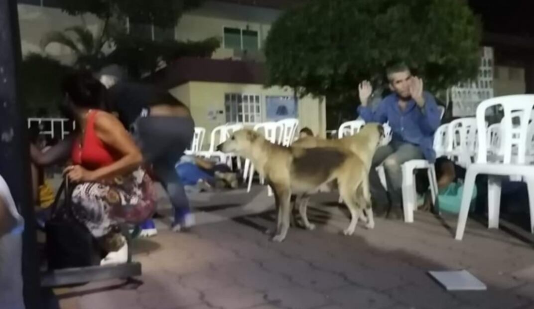 Hombres armados atacan a hombre y a niño; generan pánico en pleno centro de Iguala