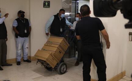 FGR presenta 6 cajas de expedientes para sustentar desafuero contra García Cabeza de Vaca