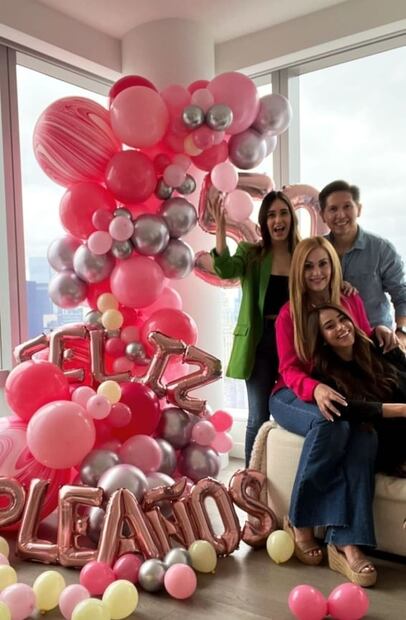 Mamá de Yanet García celebra su cumpleaños 50 luciendo de 30