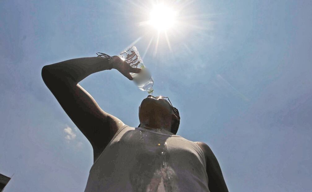 El golpe de calor ocurre cuando la temperatura del cuerpo alcanza los 104 °F (40 °C) o más. Foto: Archivo / EL UNIVERSAL