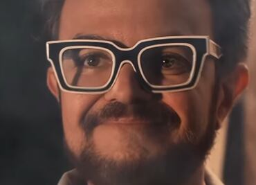 Aleks Syntek se lesiona tras aparatosa caída: termina con el pie fracturado