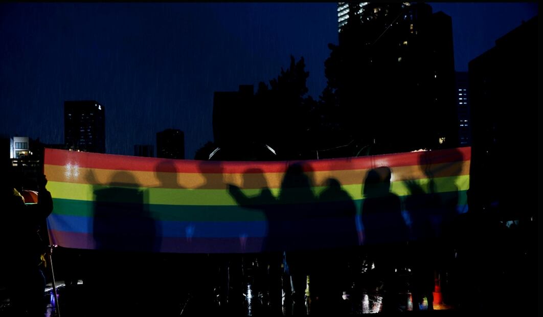 Proyecta Monumento a la Revolución los colores de la bandera LGBT+ en el marco de la edición 47 de la Marcha del Orgullo en la Ciudad de México, el jueves 27 de junio de 2025. Foto: Valente Rosas/EL UNIVERSAL