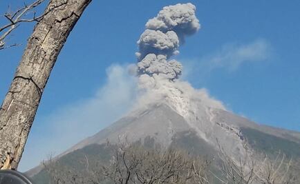Erupción de volcán de Fuego en Guatemala no afecta a Chiapas
