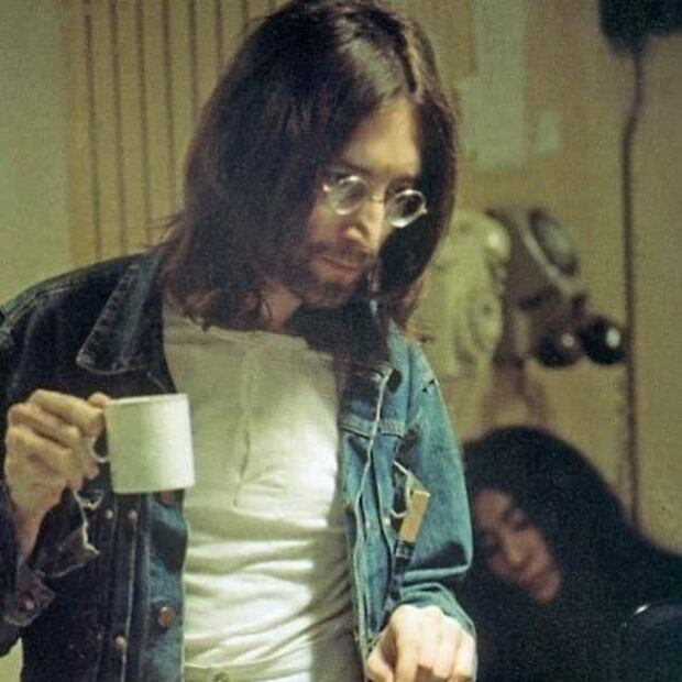 El inédito video de John Lennon cantando canciones de Queen que es furor en redes