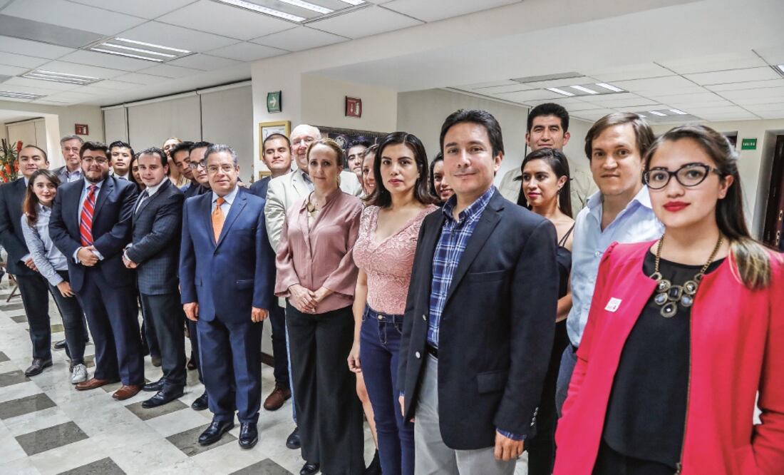 Los ganadores del Concurso Nacional de Oratoria de EL UNIVERSAL se dieron cita para analizar el último debate presidencial. Foto: YADIN XOLALPA. EL UNIVERSAL